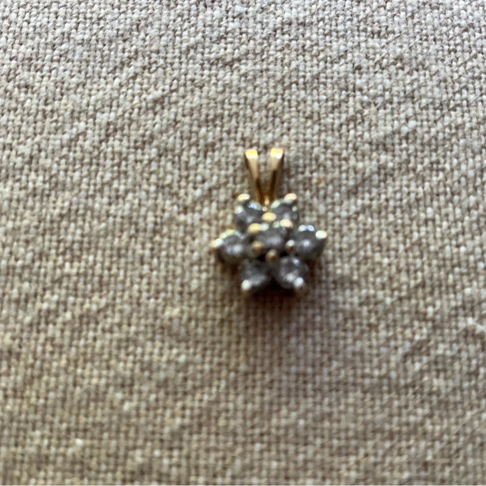 DIAMOND PENDANT - Picture 4 of 4